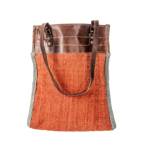 ❗️FINAL❗️ 🆕 The Barrel Shack The Sanders Tote 🔴🔴 - Picture 2 of 5